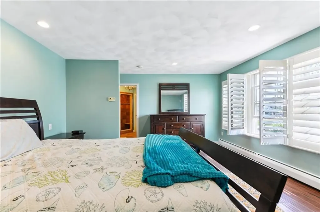 18 Anawan Avenue Narragansett RI 02882