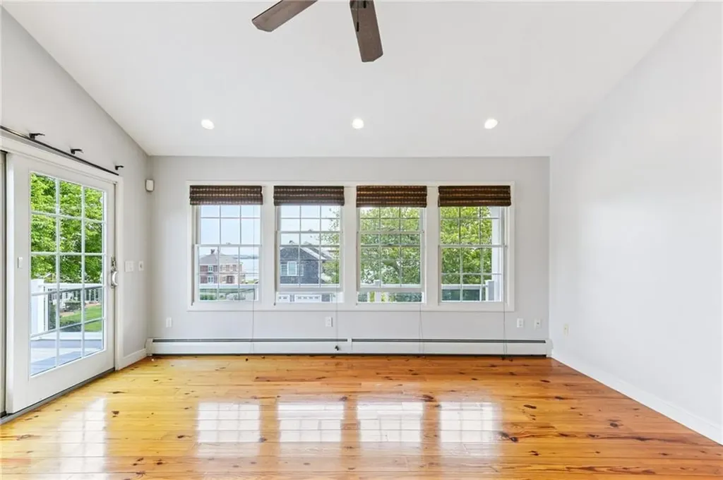 18 Anawan Avenue Narragansett RI 02882