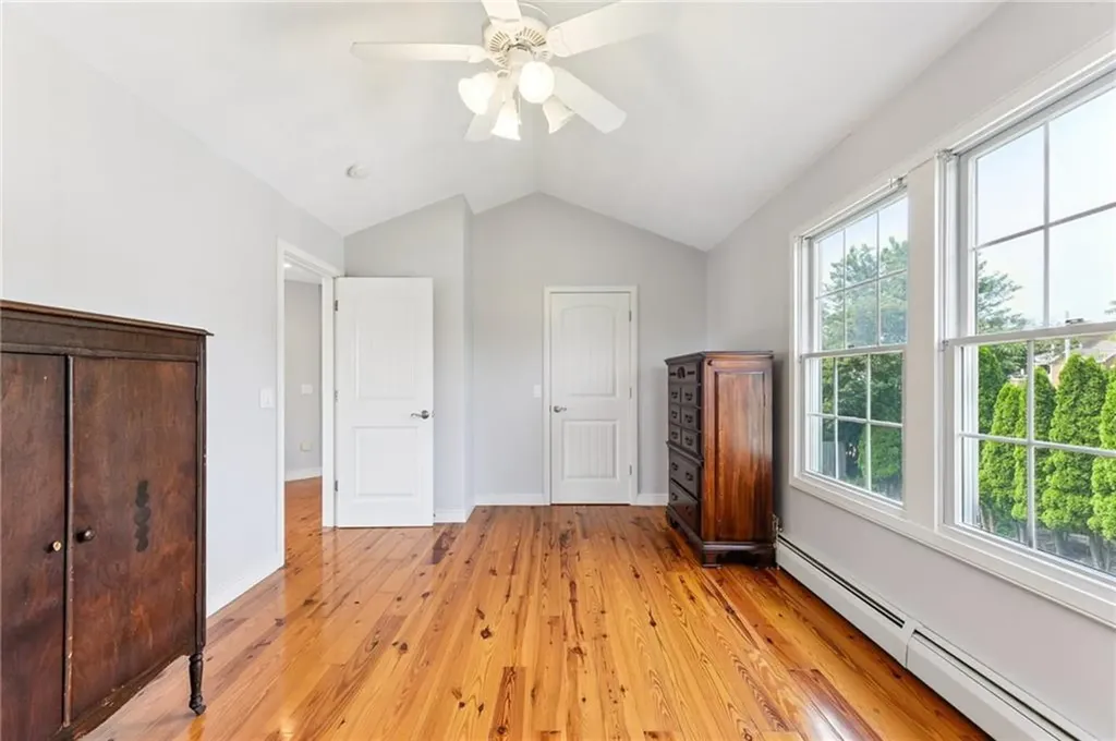 18 Anawan Avenue Narragansett RI 02882