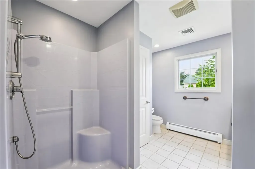18 Anawan Avenue Narragansett RI 02882