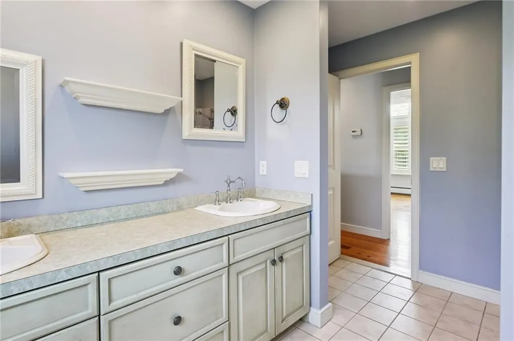 18 Anawan Avenue Narragansett RI 02882