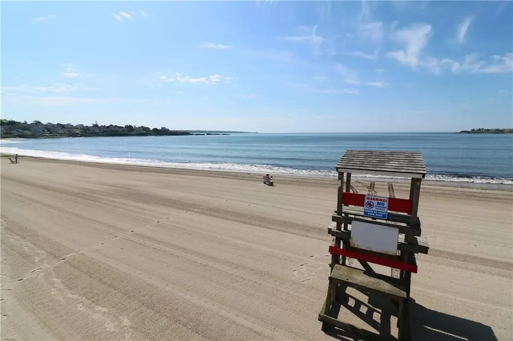 18 Anawan Avenue Narragansett RI 02882