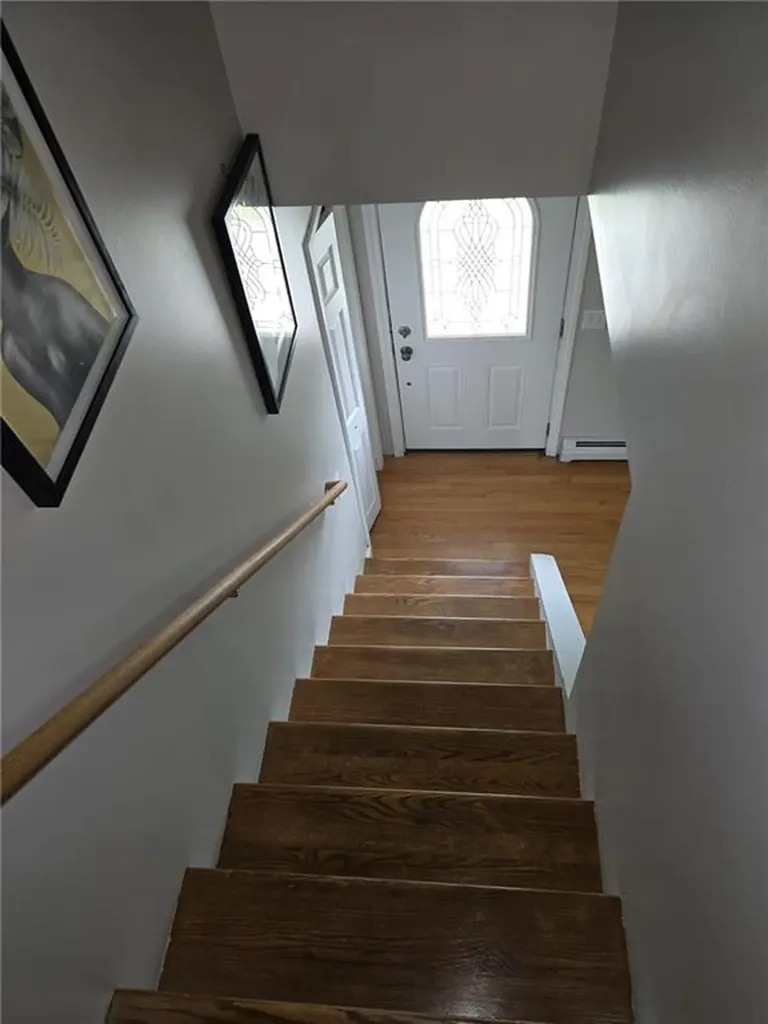 221 Prairie Aka 104 Robinson Street Avenue Providence RI 02905