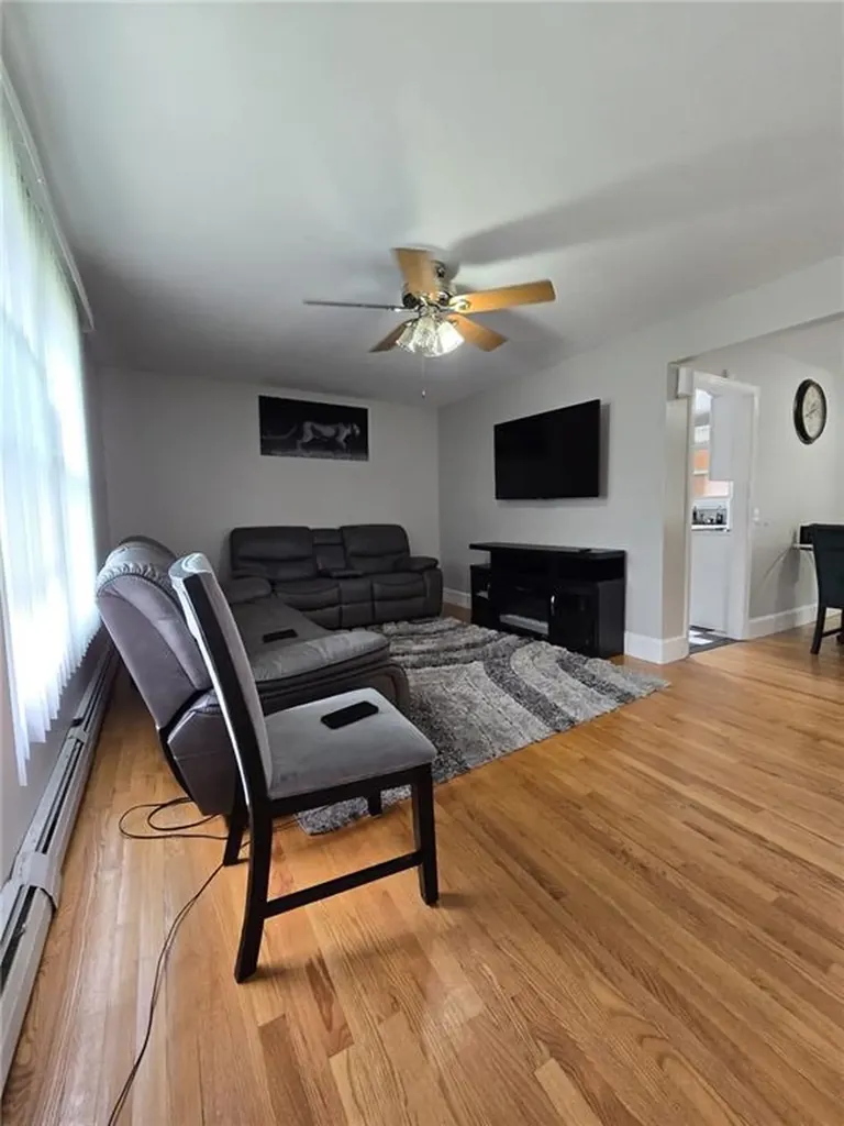 221 Prairie Aka 104 Robinson Street Avenue Providence RI 02905