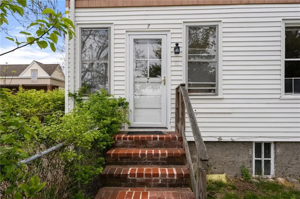 7 Clarke Street Jamestown RI 02835