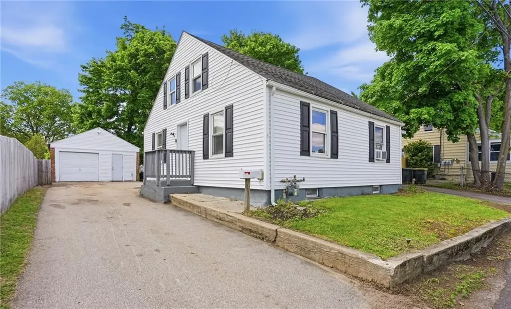 5 Maple Avenue Smithfield RI 02917