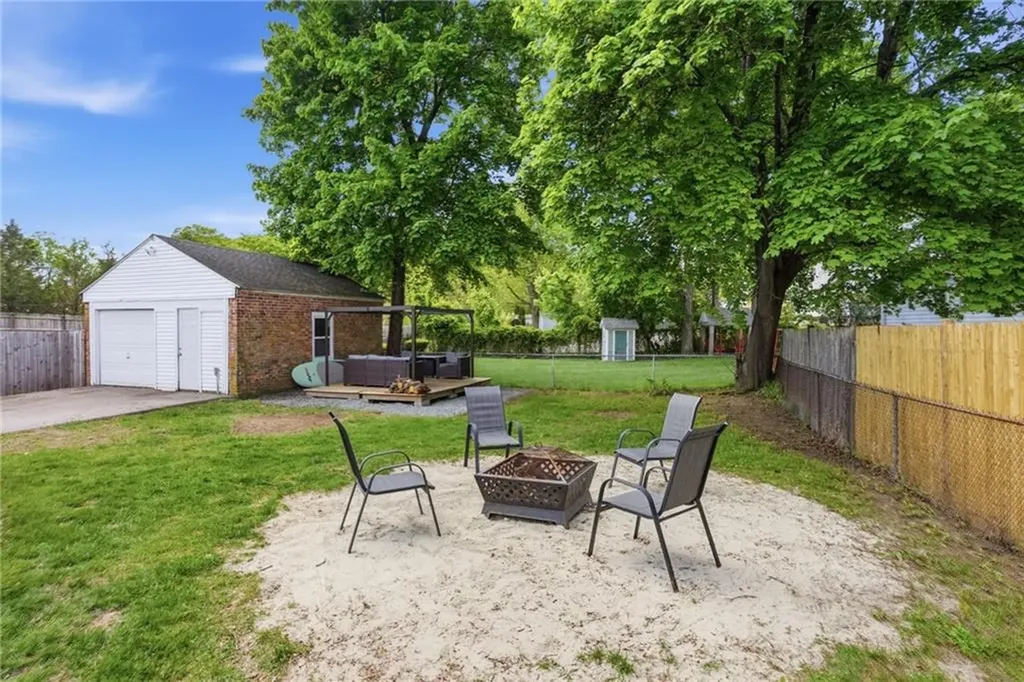 5 Maple Avenue Smithfield RI 02917