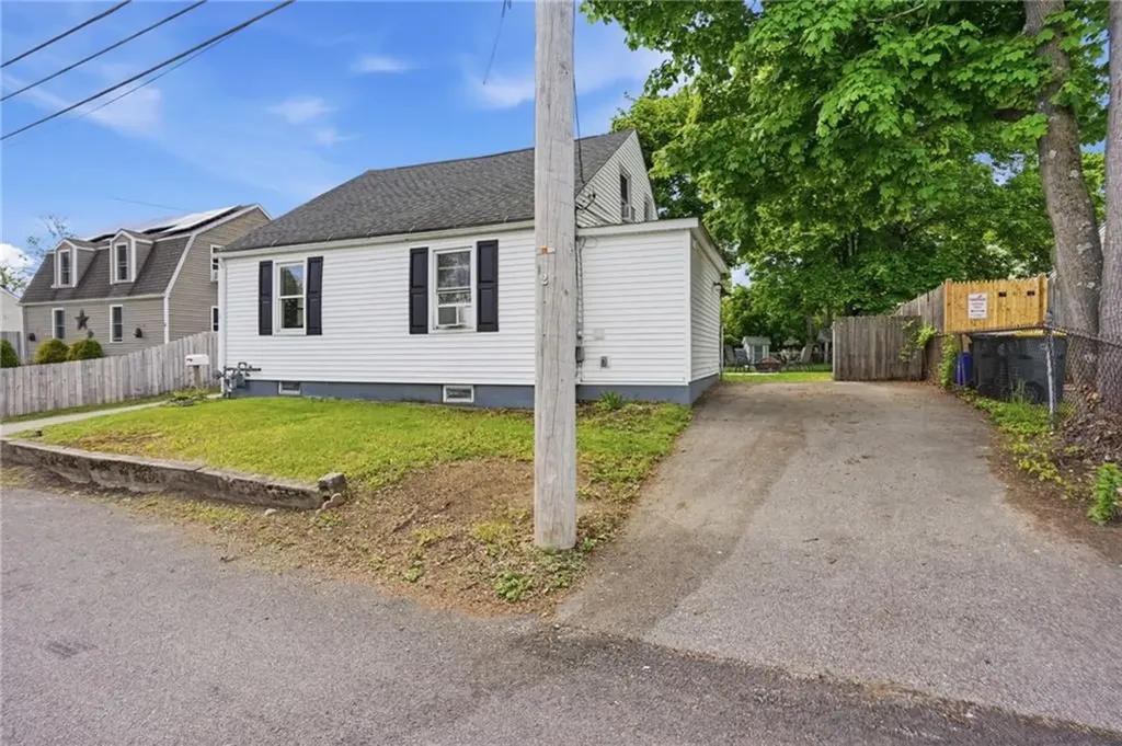 5 Maple Avenue Smithfield RI 02917