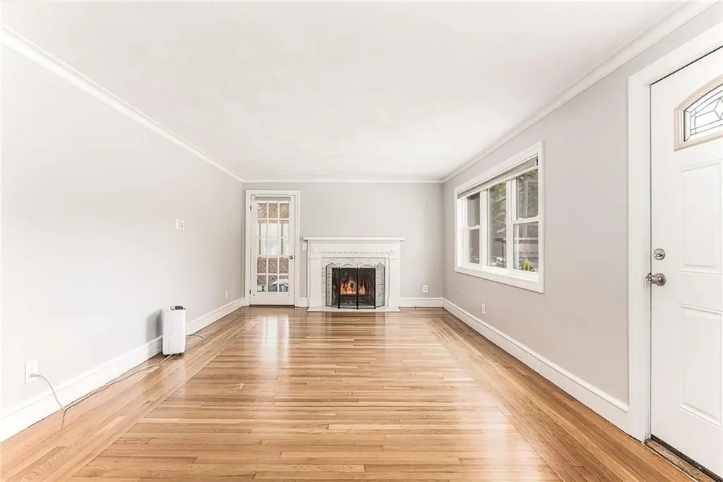 76 Crossland Road West Warwick RI 02893