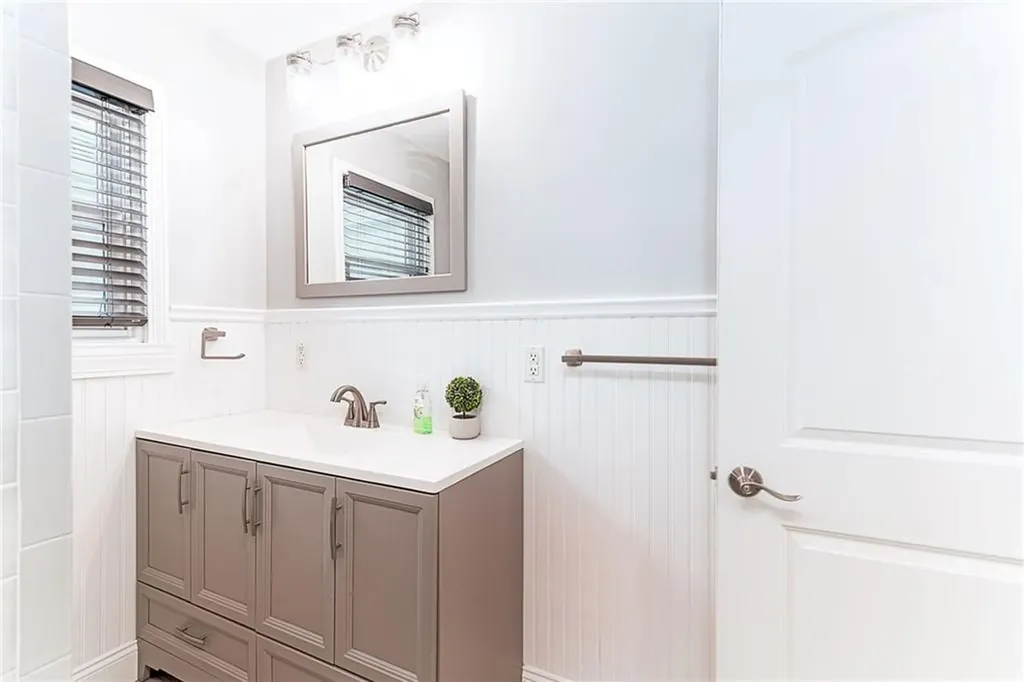 76 Crossland Road West Warwick RI 02893