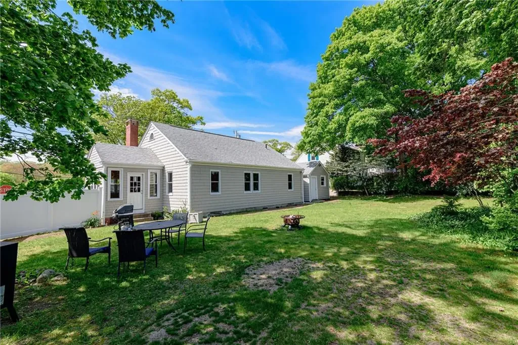 76 Crossland Road West Warwick RI 02893