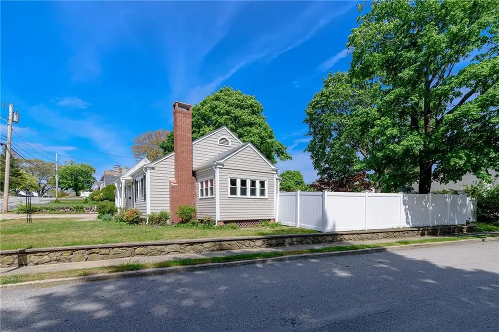 76 Crossland Road West Warwick RI 02893