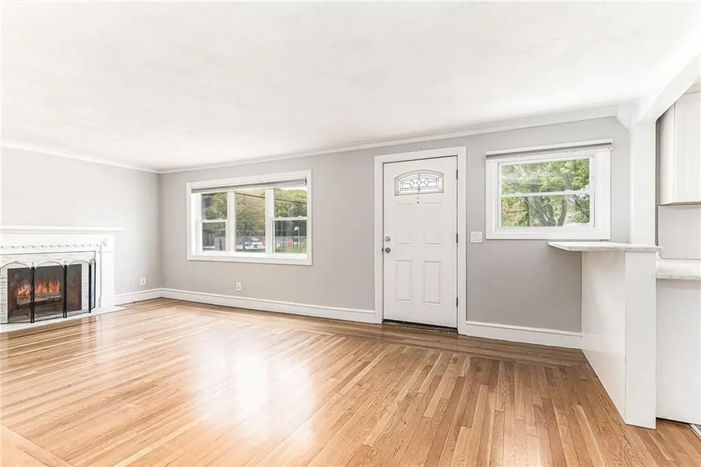 76 Crossland Road West Warwick RI 02893