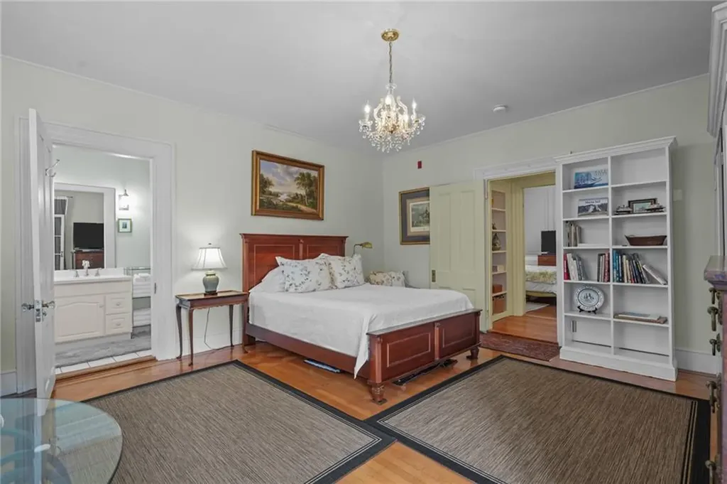 32 Catherine Street Newport RI 02840