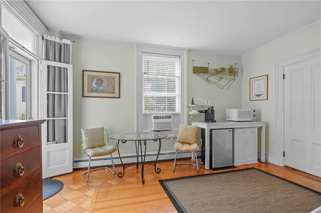32 Catherine Street Newport RI 02840