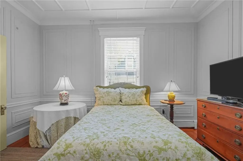 32 Catherine Street Newport RI 02840