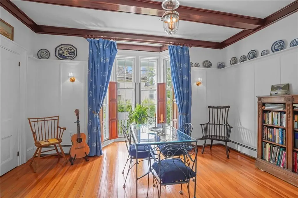 32 Catherine Street Newport RI 02840