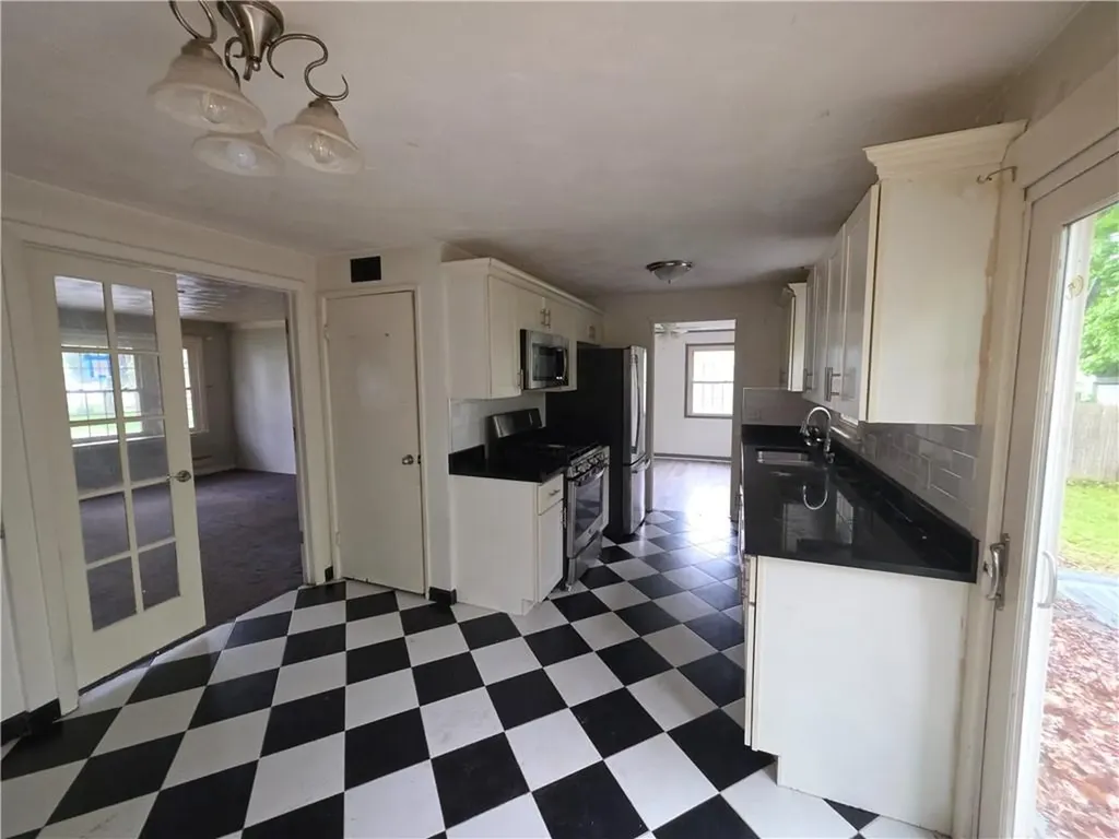 65 Ferncrest Drive East Providence RI 02915