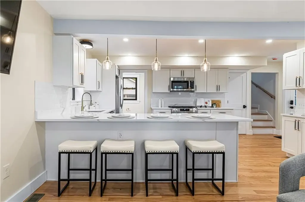 540 Middle Highway Barrington RI 02806