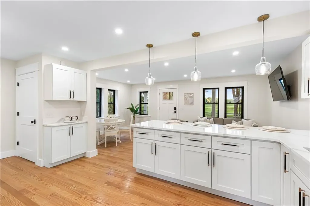 540 Middle Highway Barrington RI 02806