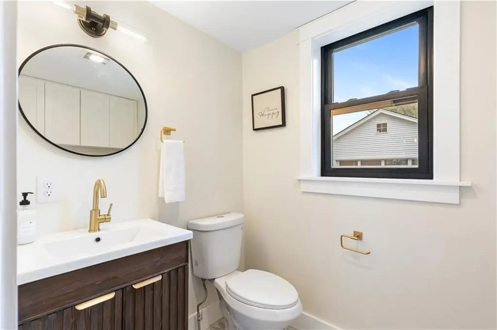 540 Middle Highway Barrington RI 02806