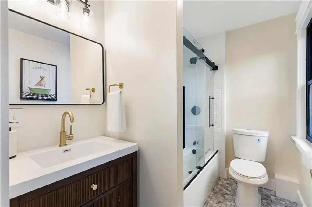 540 Middle Highway Barrington RI 02806