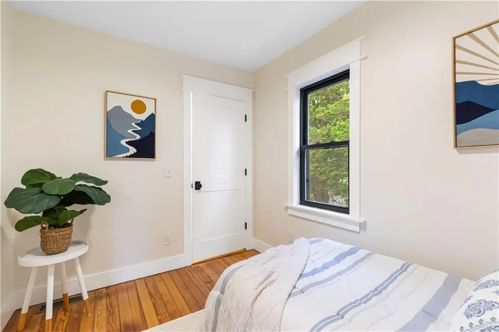 540 Middle Highway Barrington RI 02806
