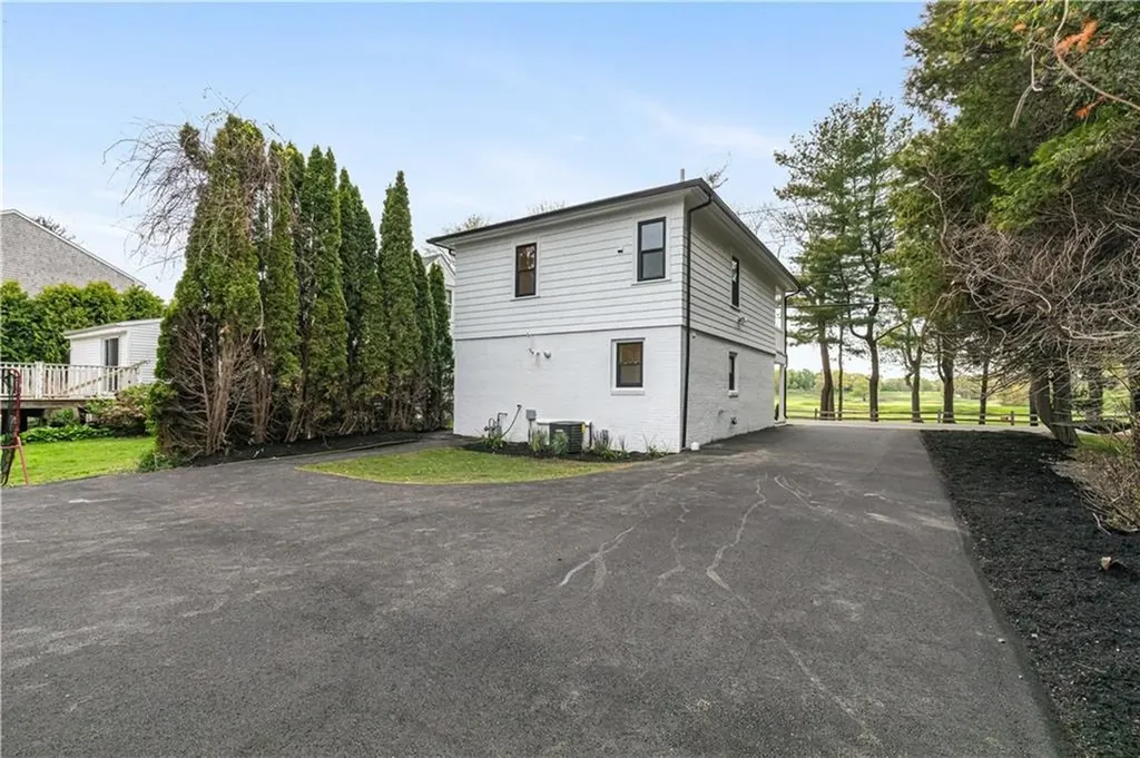 540 Middle Highway Barrington RI 02806