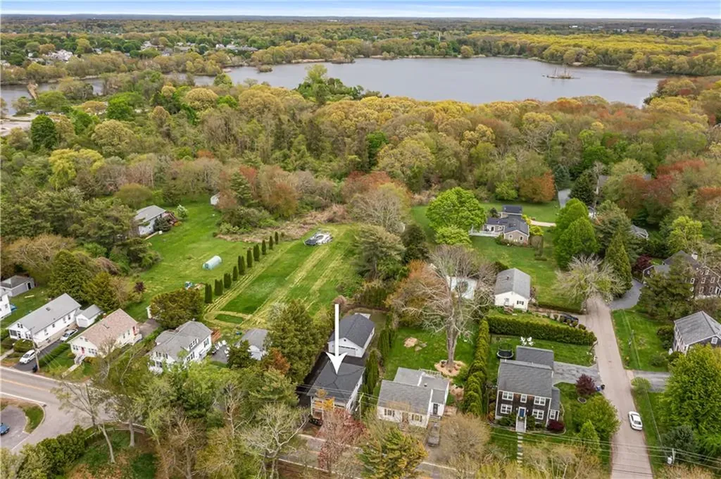 540 Middle Highway Barrington RI 02806