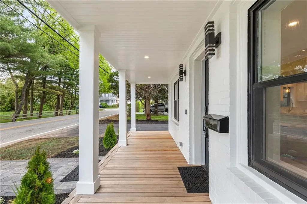 540 Middle Highway Barrington RI 02806