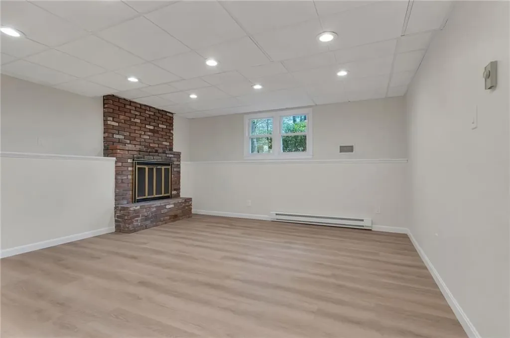 168 Edmond Drive North Kingstown RI 02852