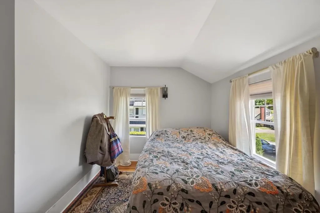 7 Verndale Circle Bristol RI 02809
