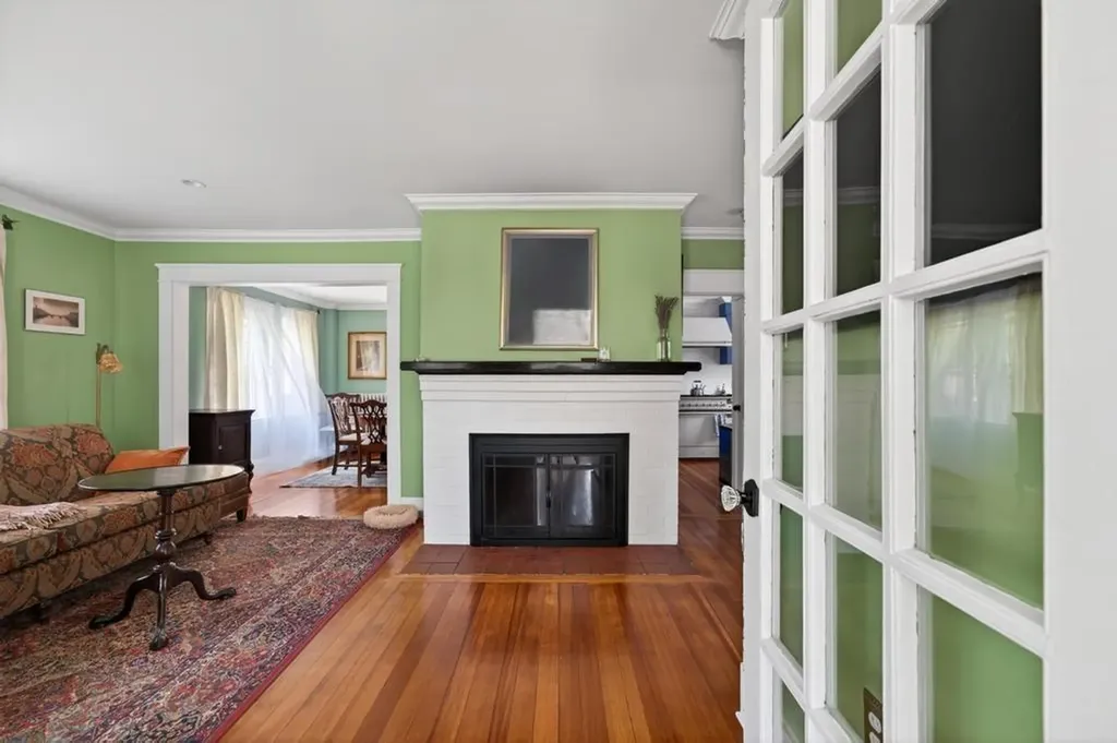 7 Verndale Circle Bristol RI 02809