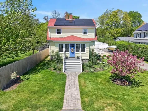 7 Verndale Circle Bristol RI 02809