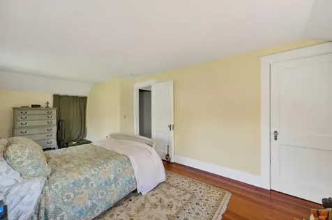 7 Verndale Circle Bristol RI 02809