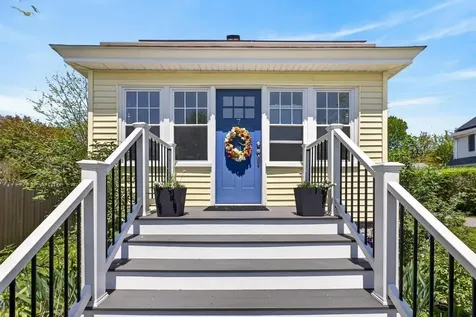 7 Verndale Circle Bristol RI 02809