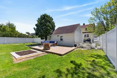 7 Verndale Circle Bristol RI 02809