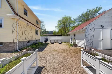7 Verndale Circle Bristol RI 02809
