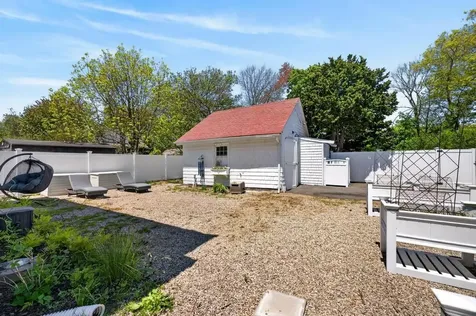 7 Verndale Circle Bristol RI 02809