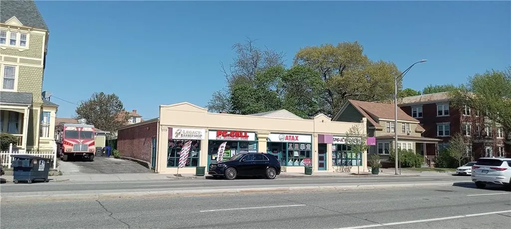 640 -8 Elmwood Avenue Providence RI 02907