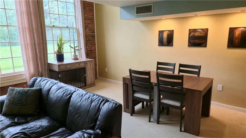 40 Web Avenue North Kingstown RI 02852
