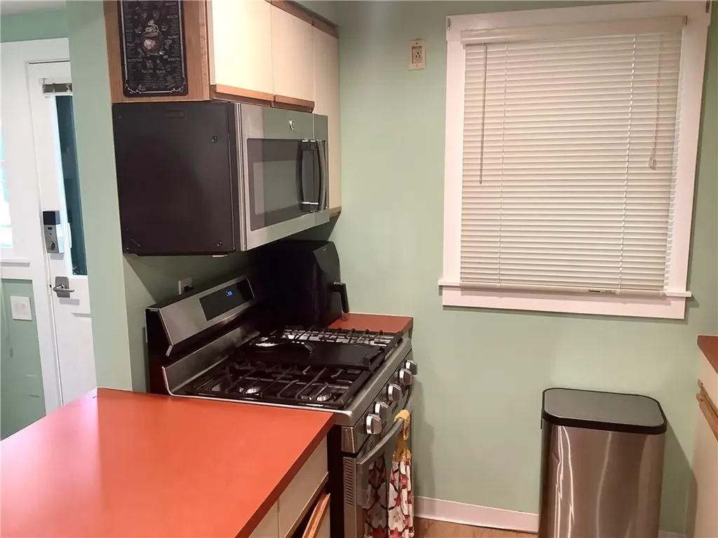 40 Web Avenue North Kingstown RI 02852