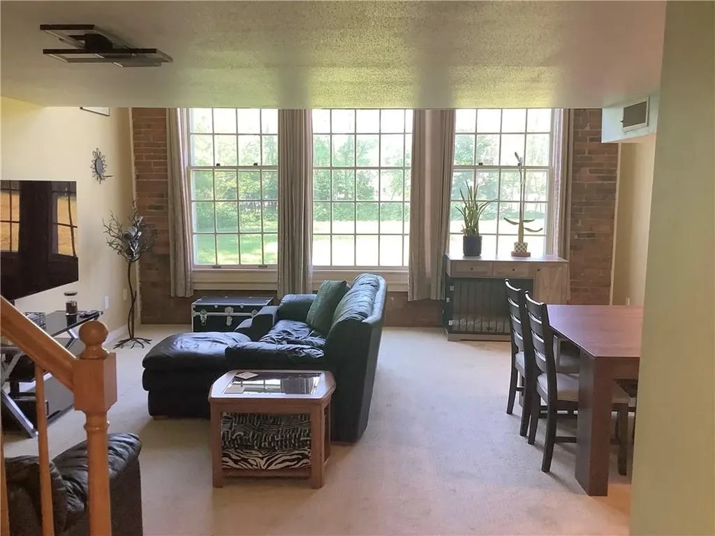40 Web Avenue North Kingstown RI 02852