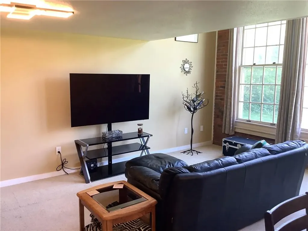 40 Web Avenue North Kingstown RI 02852