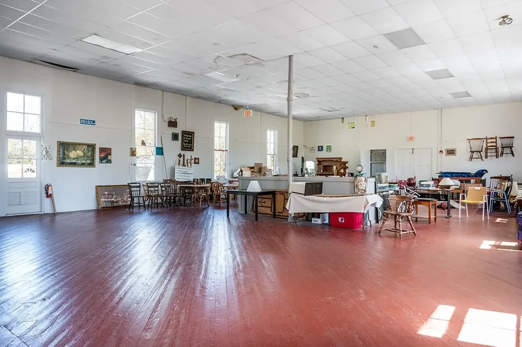 1081 Main Street Hopkinton RI 02832