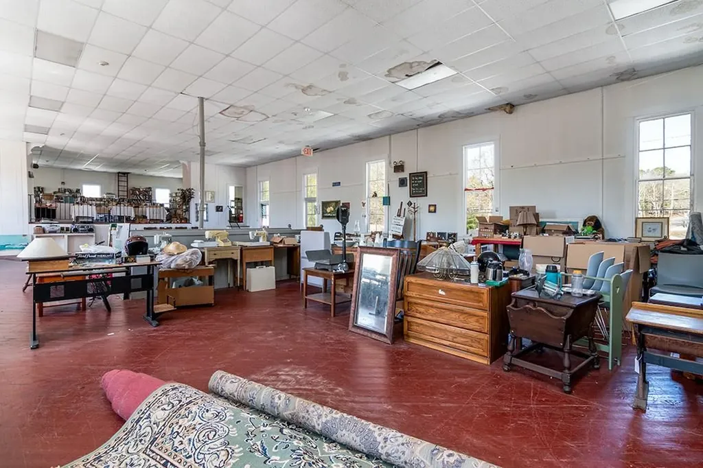 1081 Main Street Hopkinton RI 02832