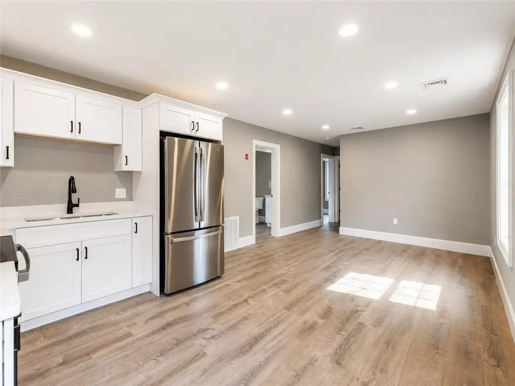 63 Balch Street Pawtucket RI 02861