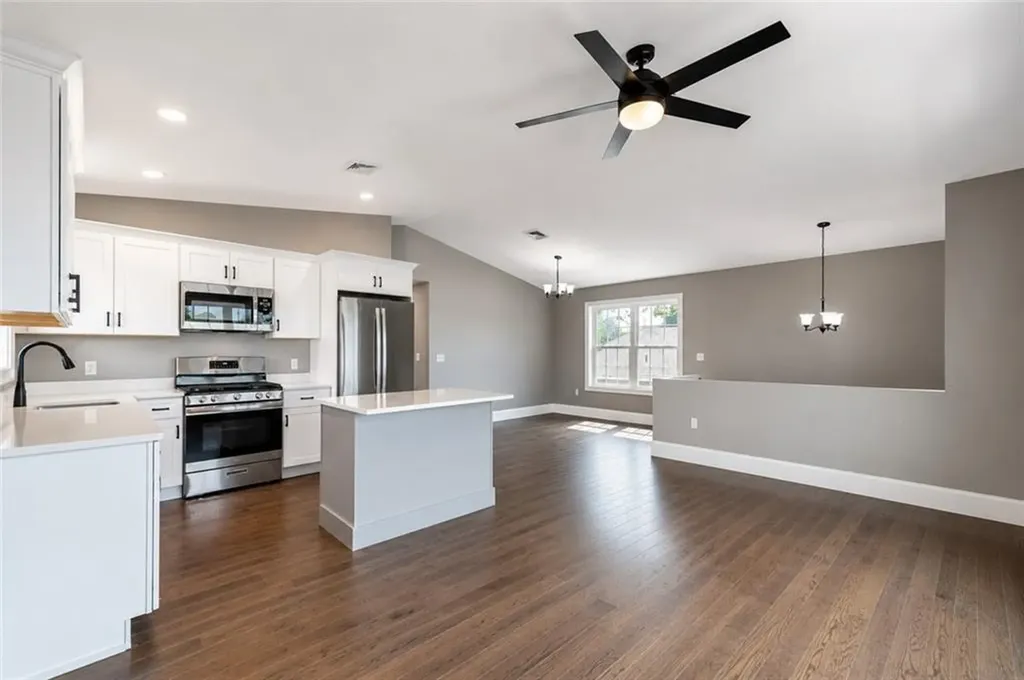63 Balch Street Pawtucket RI 02861