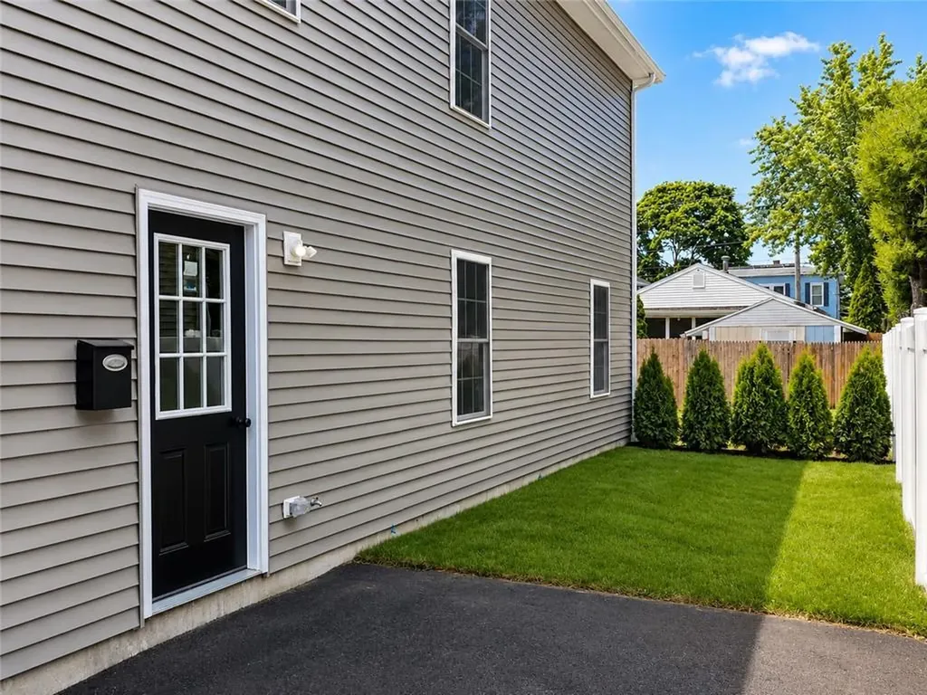63 Balch Street Pawtucket RI 02861