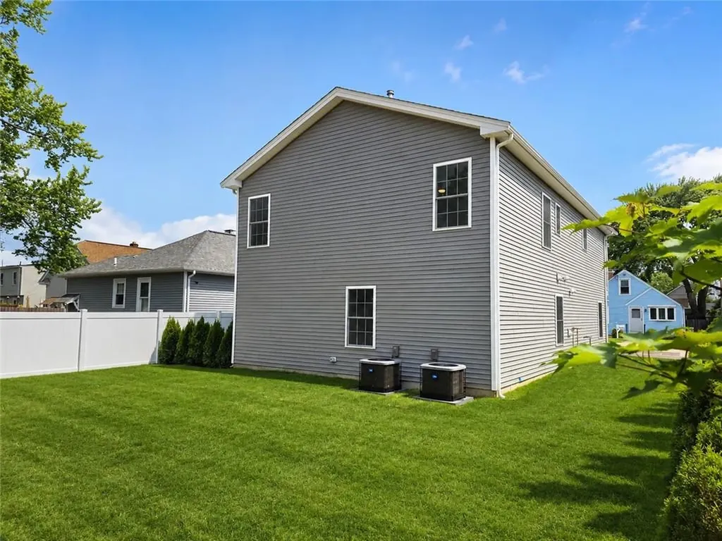 63 Balch Street Pawtucket RI 02861
